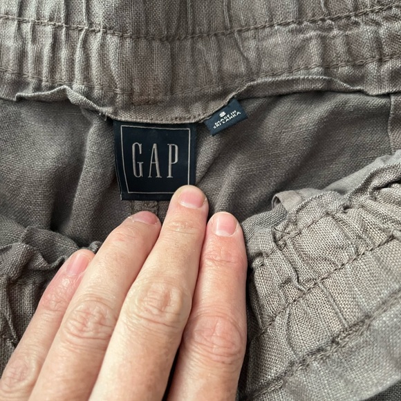 Gap linen blend high waist shorts size 8. - Picture 2 of 5